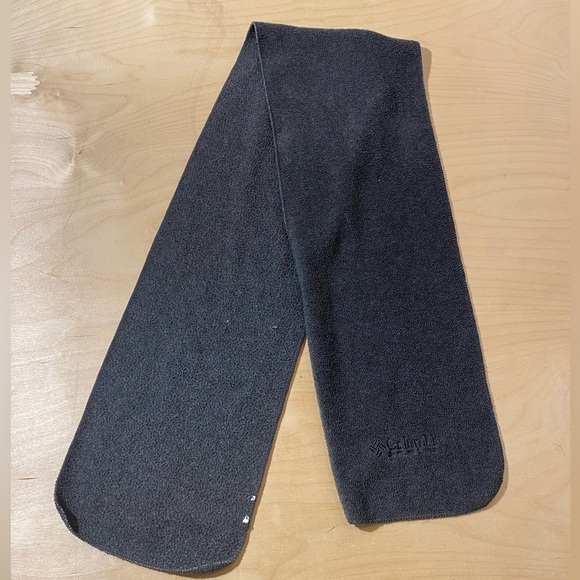 Columbia Black Fleece Scarf (MV) - Picture 8 of 9